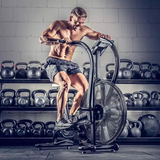Bicicleta estática Assault Air Bike para gimnasios y clubes deportivos.