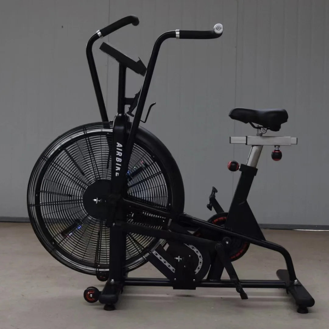 Bicicleta estática Assault Air Bike para gimnasios y clubes deportivos.